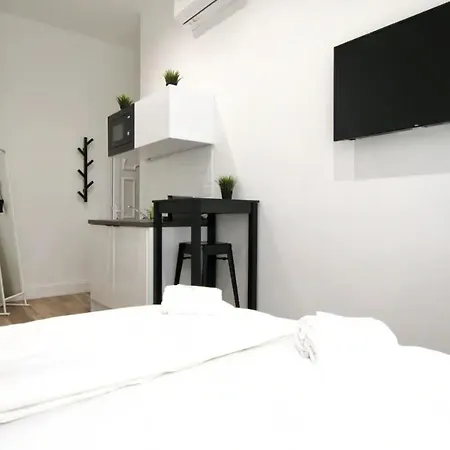 בודפשט Studio Apartments By Hi5- Apartment In Downtown מראה חיצוני תמונה