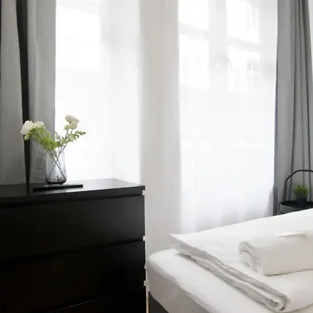 בודפשט Studio Apartments By Hi5- Apartment In Downtown מראה חיצוני תמונה